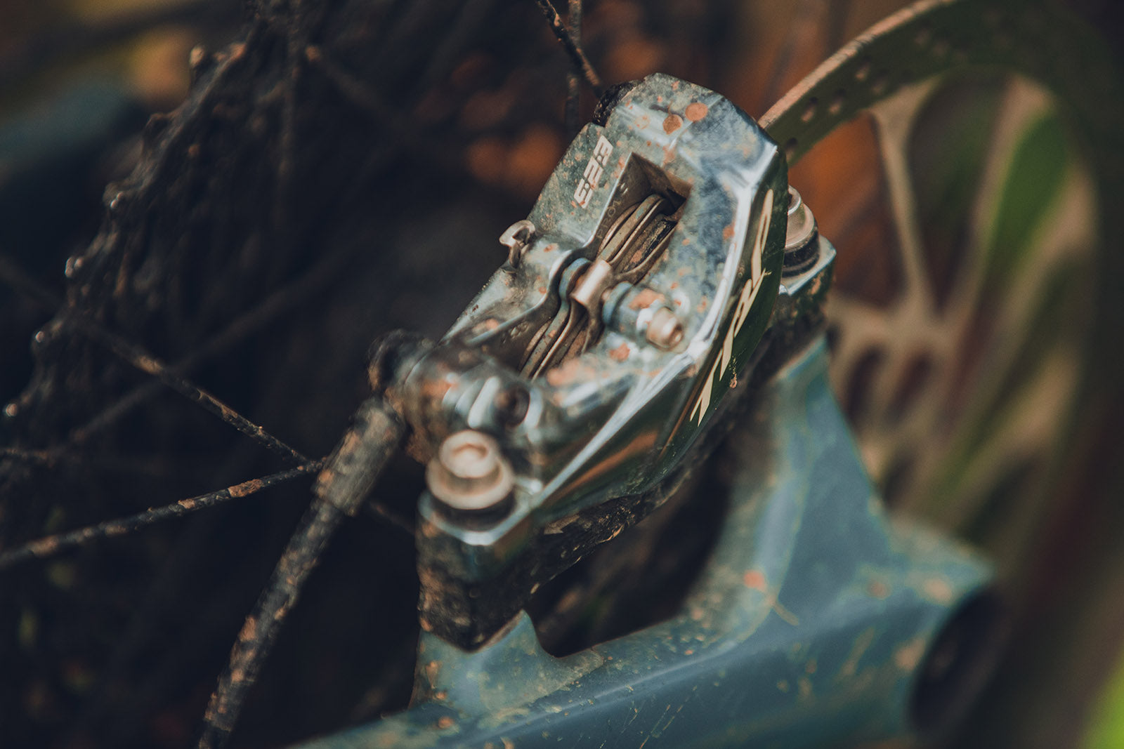 Loam Wolf magazine review of TRP DH-R EVO brakes for  mountain bike media and cycling publications"