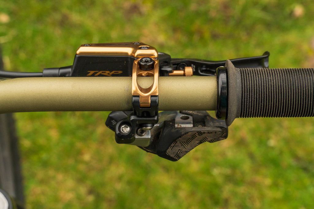 close up of EVO handle bar fixation